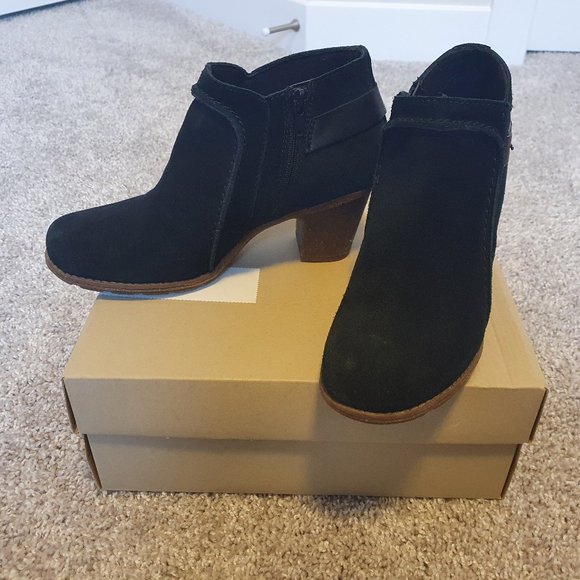 Clarks heeled ankle boot - low heel (size 7M - Sashlin Ester) - Picture 2 of 5